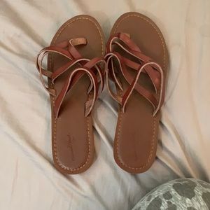 Universal thread sandals